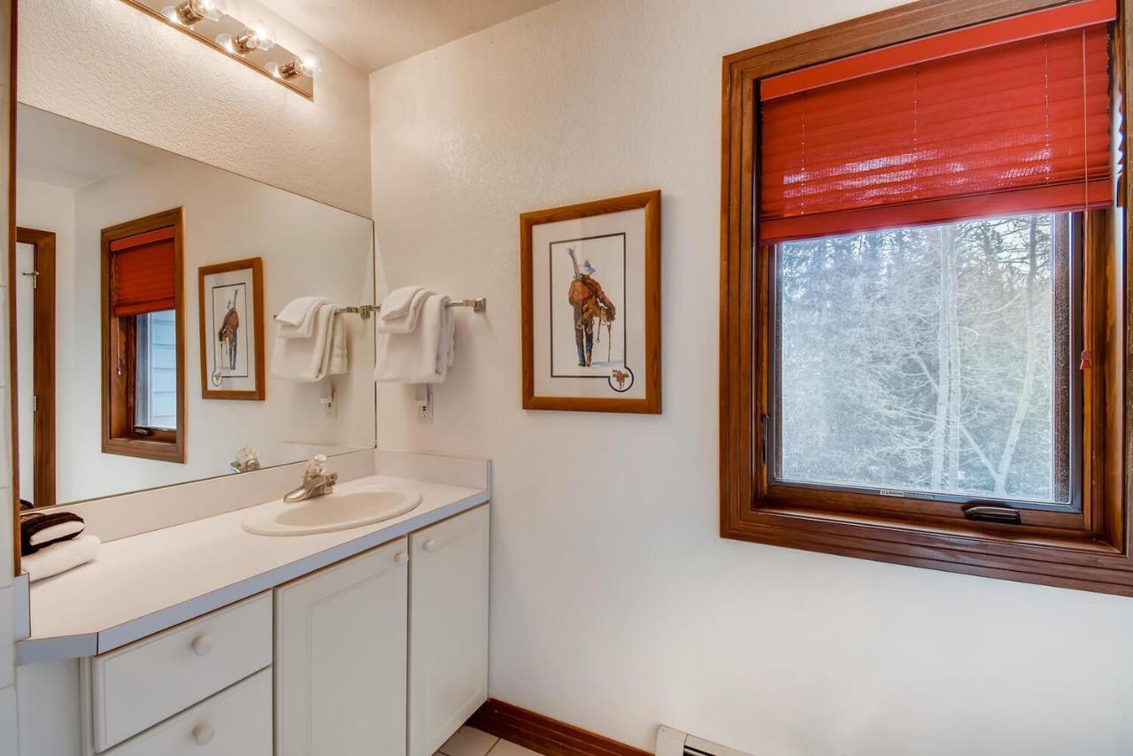 Pinecreek #F - 3 Bedroom - Close To Town - Shuttle To Slopes - Pool And Hot Tub Access Breckenridge Exteriör bild